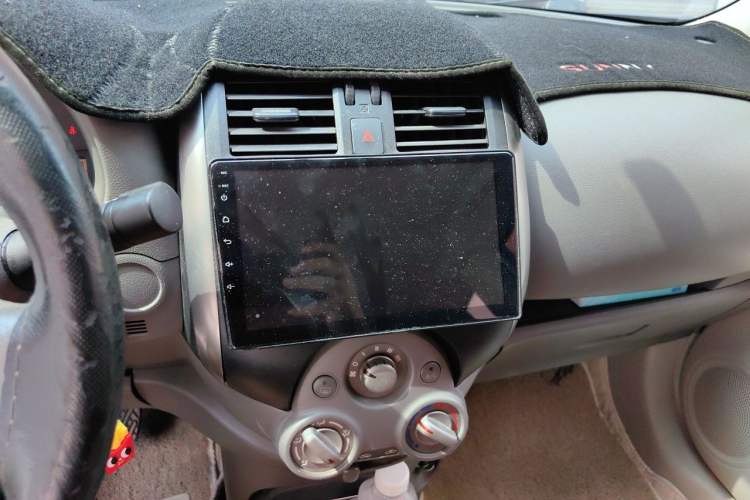 Used Nissan Sunny 2011 1.5XE Manual Comfort Edition Audio And AC Panel