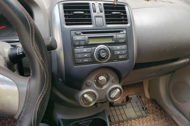 Used Nissan Sunny 2011 1.5XL CVT Luxury Edition Audio And AC Panel