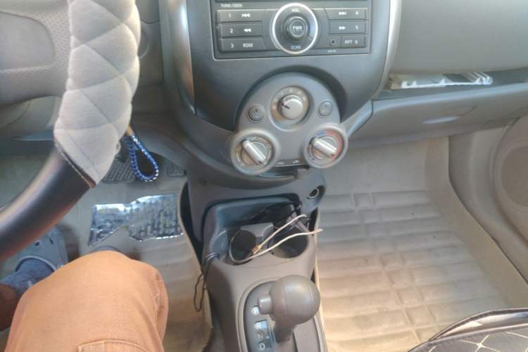 Used Nissan Sunny 2011 1.5XE CVT Comfort Edition Audio And AC Panel