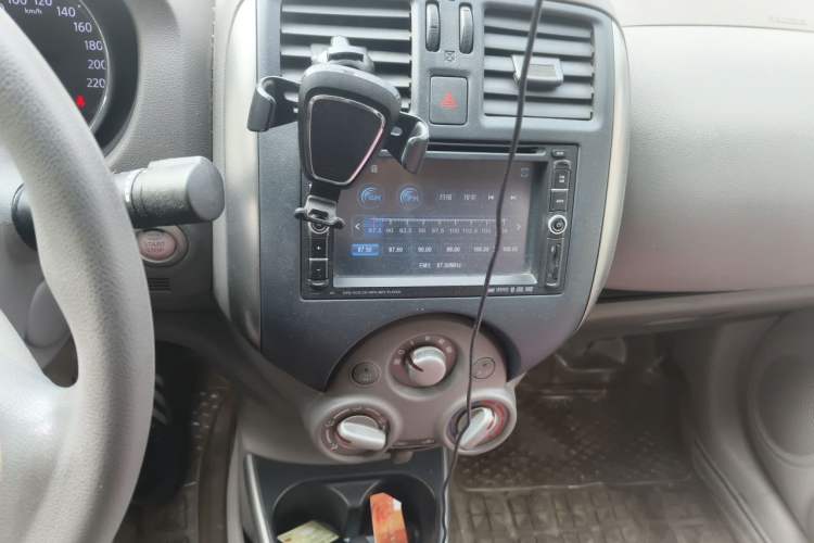 Used Nissan Sunny 2011 1.5XL CVT Luxury Edition Audio And AC Panel