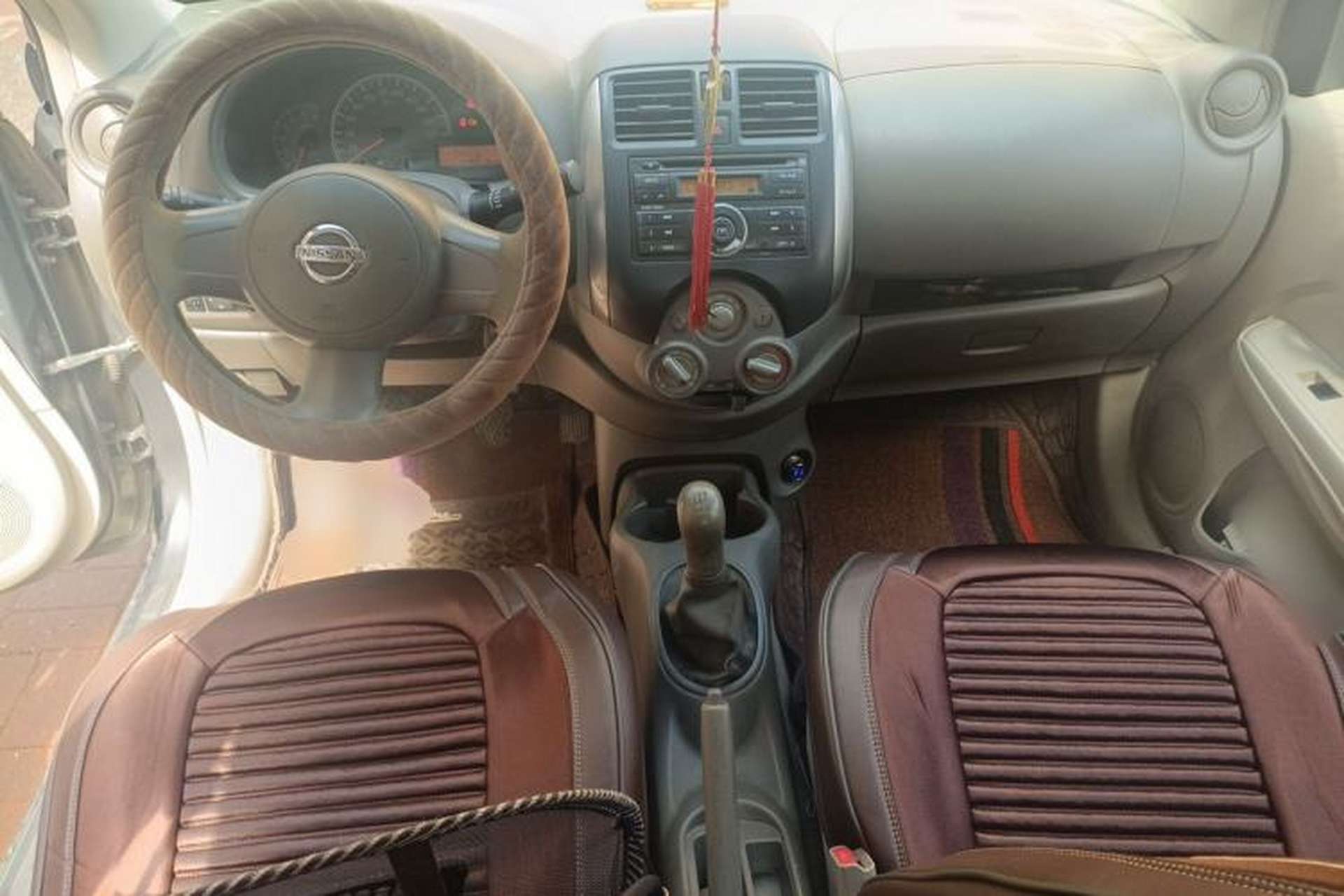 Used Nissan Sunny 2011 1.5XE Manual Comfort Edition Center Console