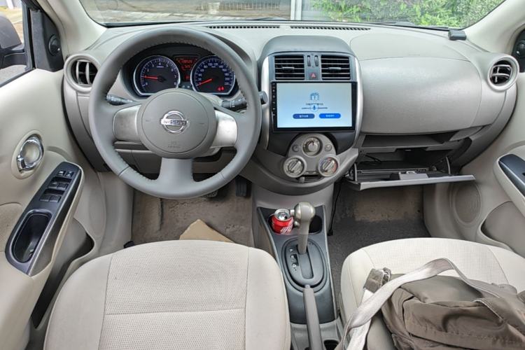 Used Nissan Sunny 2011 1.5XL CVT Luxury Edition Center Console