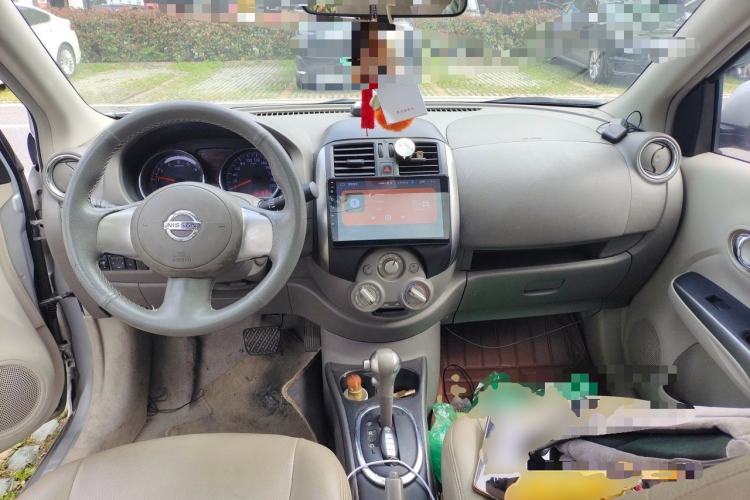 Used Nissan Sunny 2011 1.5XL CVT Luxury Edition Center Console
