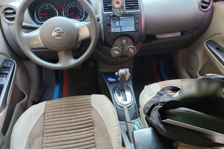 Used Nissan Sunny 2011 1.5XL CVT Luxury Edition Center Console