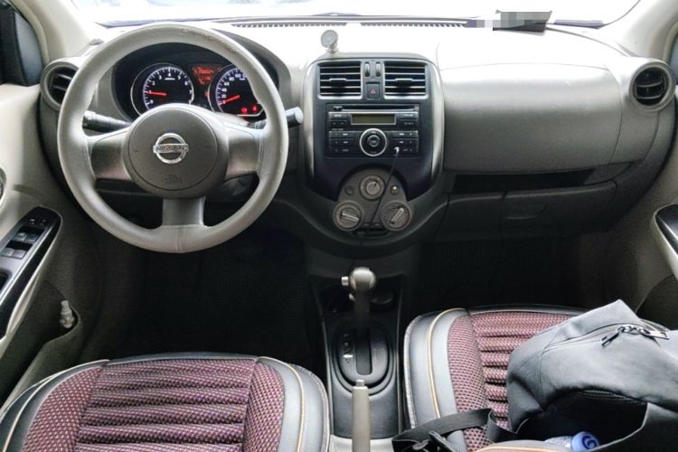 Used Nissan Sunny 2011 1.5XL CVT Luxury Edition Center Console