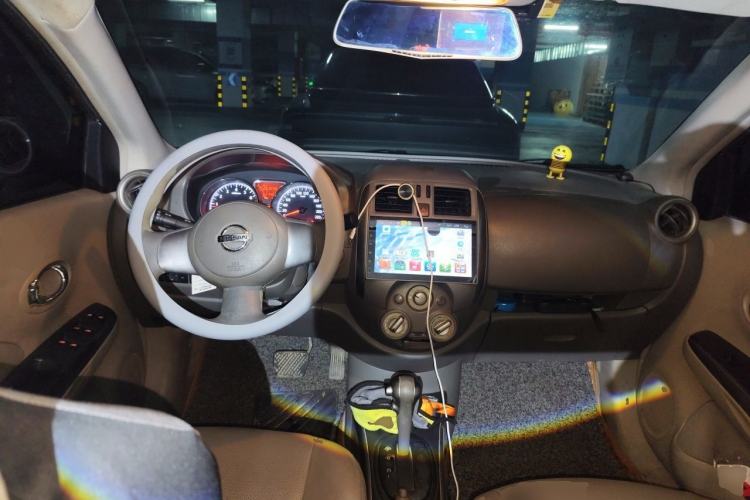 Used Nissan Sunny 2011 1.5XL CVT Luxury Edition Center Console