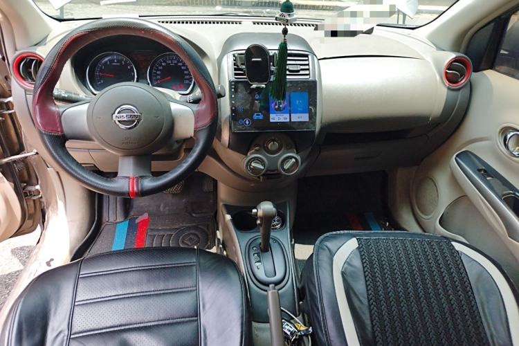 Used Nissan Sunny 2011 1.5XL CVT Luxury Edition Center Console