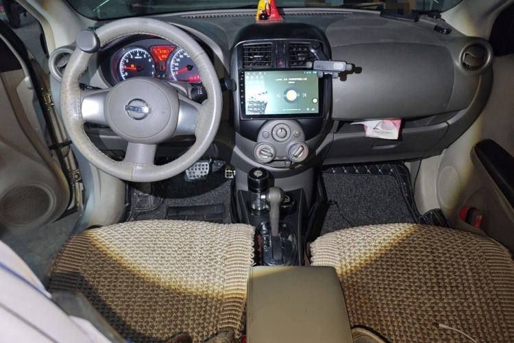 Used Nissan Sunny 2011 1.5XL CVT Luxury Edition Center Console