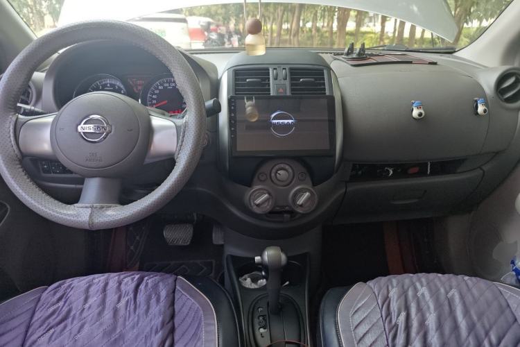 Used Nissan Sunny 2011 1.5XL CVT Luxury Edition Center Console