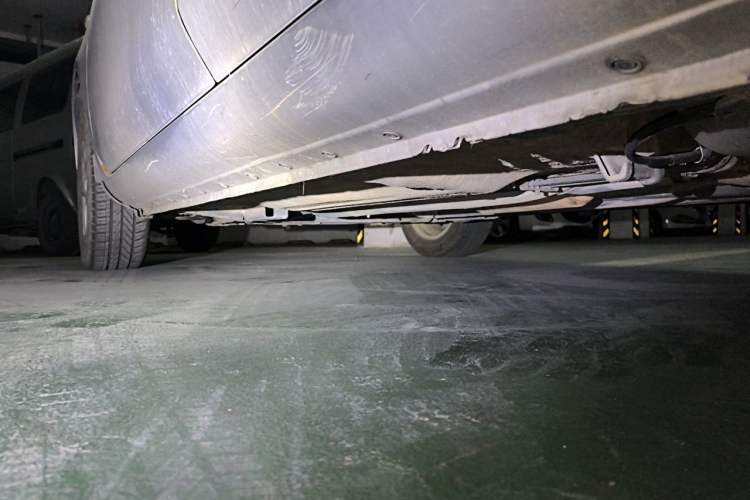 Used Nissan Sunny 2011 1.5XV Manual Luxury Edition Chassis Rear Left