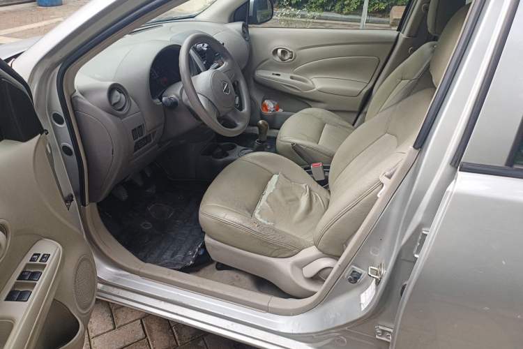 Used Nissan Sunny 2011 1.5XE Manual Comfort Edition Driver Seat