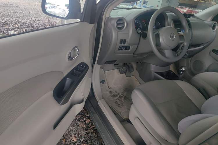Used Nissan Sunny 2011 1.5XL CVT Luxury Edition Driver Seat
