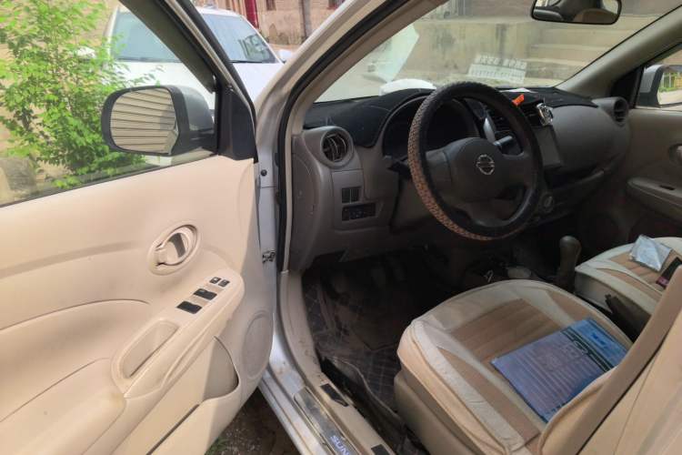 Used Nissan Sunny 2011 1.5XE Manual Comfort Edition Driver Seat