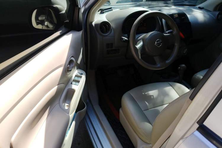 Used Nissan Sunny 2011 1.5XE CVT Comfort Edition Driver Seat