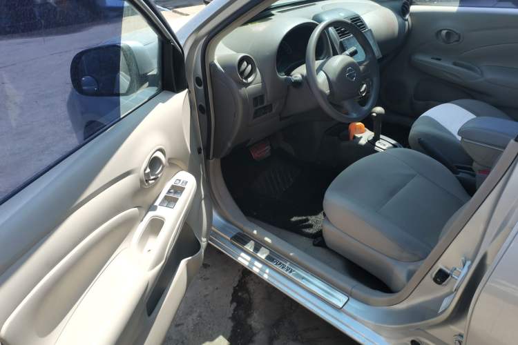 Used Nissan Sunny 2011 1.5XE CVT Comfort Edition Driver Seat