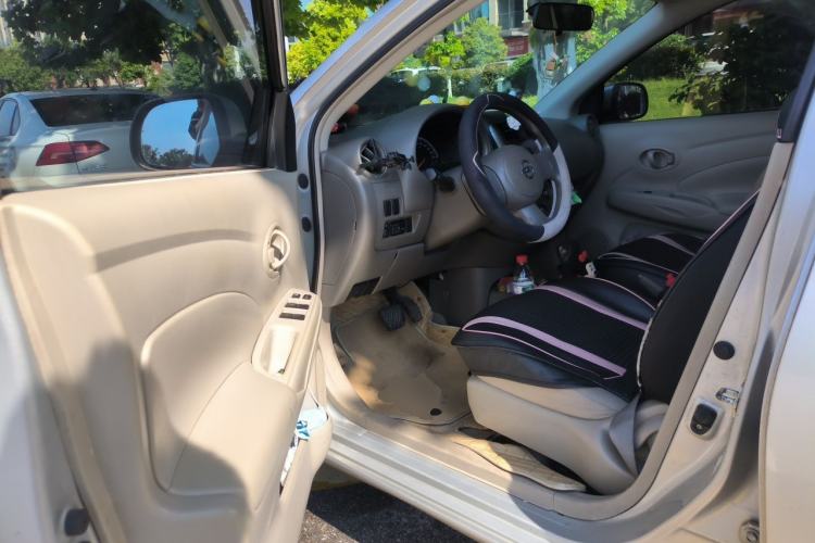 Used Nissan Sunny 2011 1.5XE CVT Comfort Edition Driver Seat