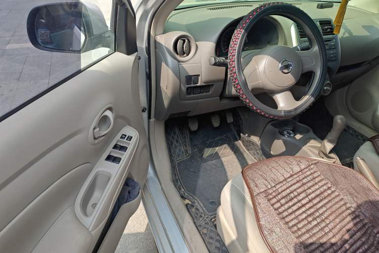 Used Nissan Sunny 2011 1.5XE Manual Comfort Edition Driver Seat