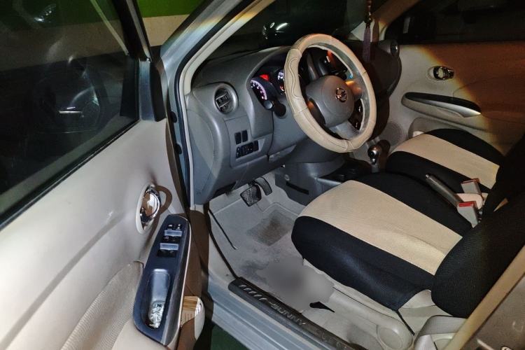 Used Nissan Sunny 2011 1.5XL CVT Luxury Edition Driver Seat