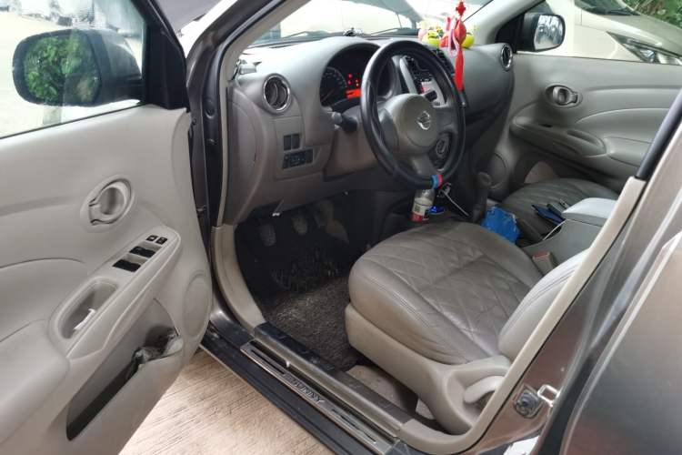 Used Nissan Sunny 2011 1.5XE Manual Comfort Edition Driver Seat