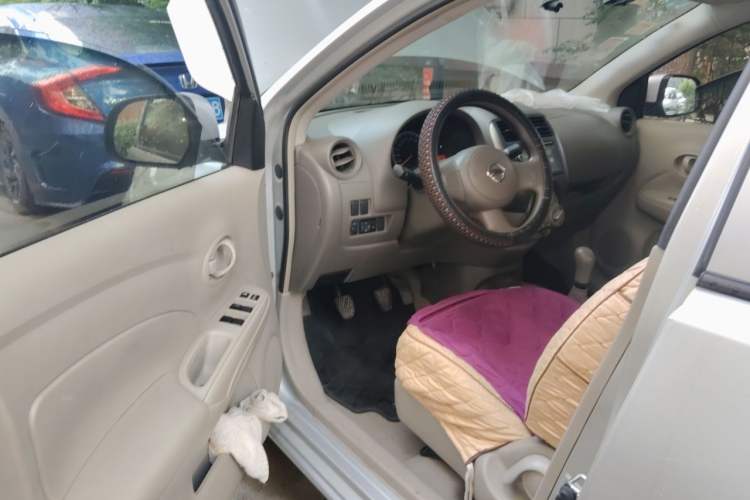 Used Nissan Sunny 2011 1.5XE Manual Comfort Edition Driver Seat
