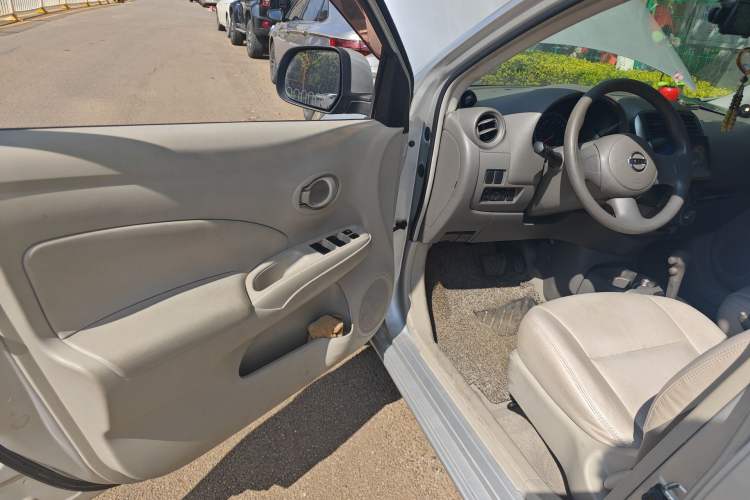 Used Nissan Sunny 2011 1.5XE CVT Comfort Edition Driver Seat