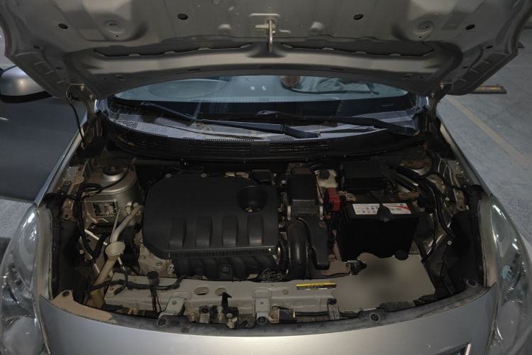 Used Nissan Sunny 2011 1.5XL Manual Deluxe Edition Engine Bay