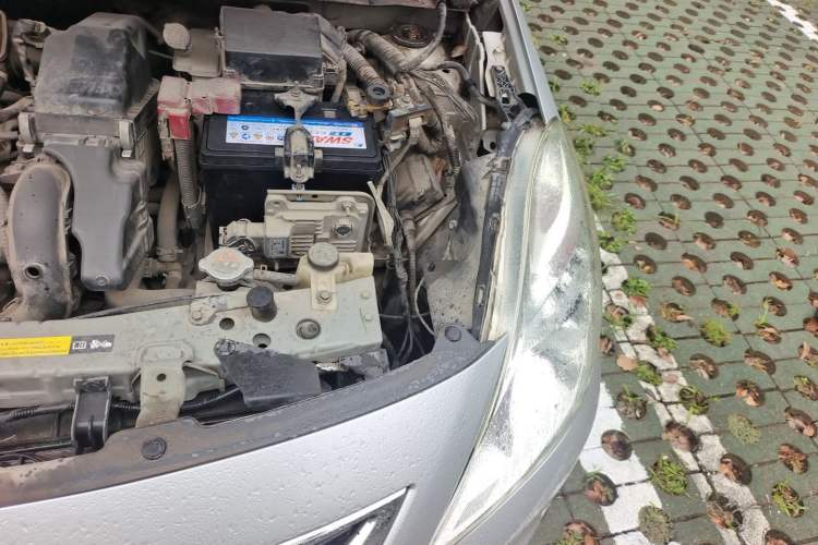 Used Nissan Sunny 2011 1.5XE CVT Comfort Edition Engine Bay Left