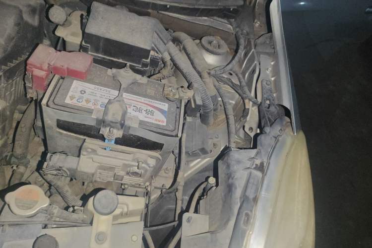 Used Nissan Sunny 2011 1.5XV CVT Deluxe Edition Engine Bay Left