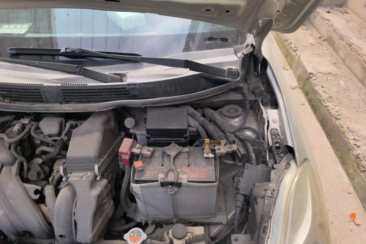 Used Nissan Sunny 2011 1.5XE Manual Comfort Edition Engine Bay Left