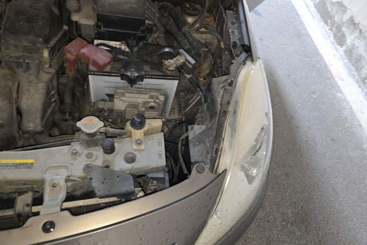 Used Nissan Sunny 2011 1.5XL CVT Luxury Edition Engine Bay Left