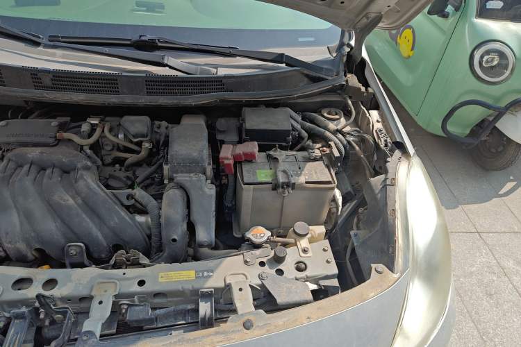 Used Nissan Sunny 2011 1.5XE Manual Comfort Edition Engine Bay Left