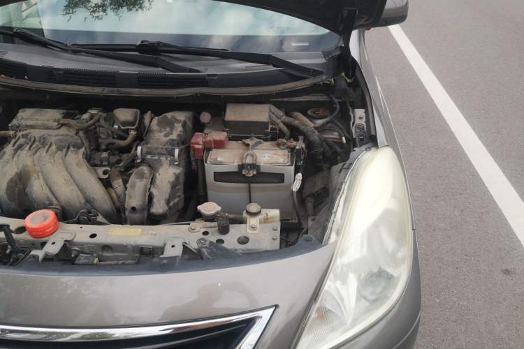 Used Nissan Sunny 2011 1.5XE Manual Comfort Edition Engine Bay Left