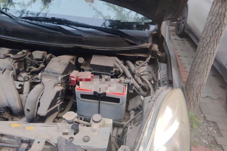 Used Nissan Sunny 2011 1.5XE Manual Comfort Edition Engine Bay Left