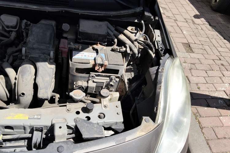 Used Nissan Sunny 2011 1.5XE CVT Comfort Edition Engine Bay Left