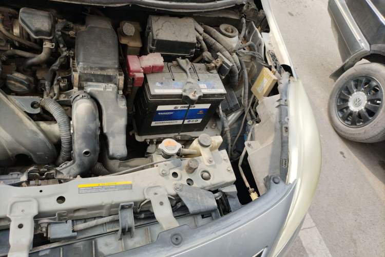 Used Nissan Sunny 2011 1.5XE Manual Comfort Edition Engine Bay Left