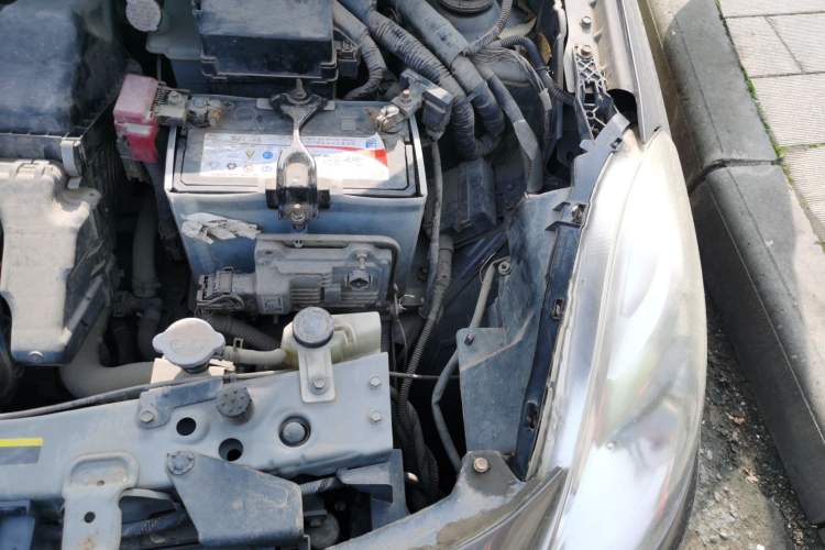Used Nissan Sunny 2011 1.5XL CVT Luxury Edition Engine Bay Left