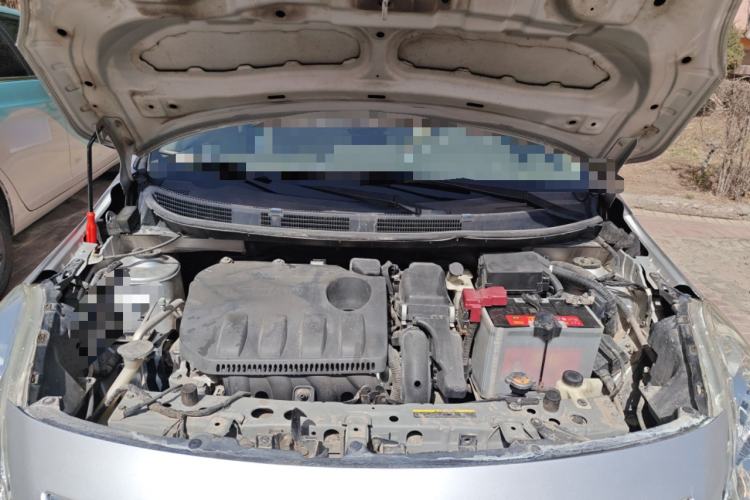 Used Nissan Sunny 2011 1.5XV Manual Luxury Edition Engine Bay