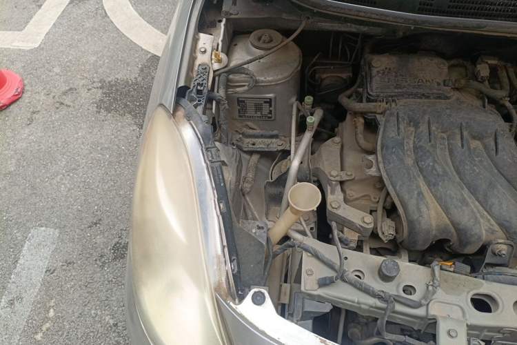 Used Nissan Sunny 2011 1.5XL CVT Luxury Edition Engine Bay Right