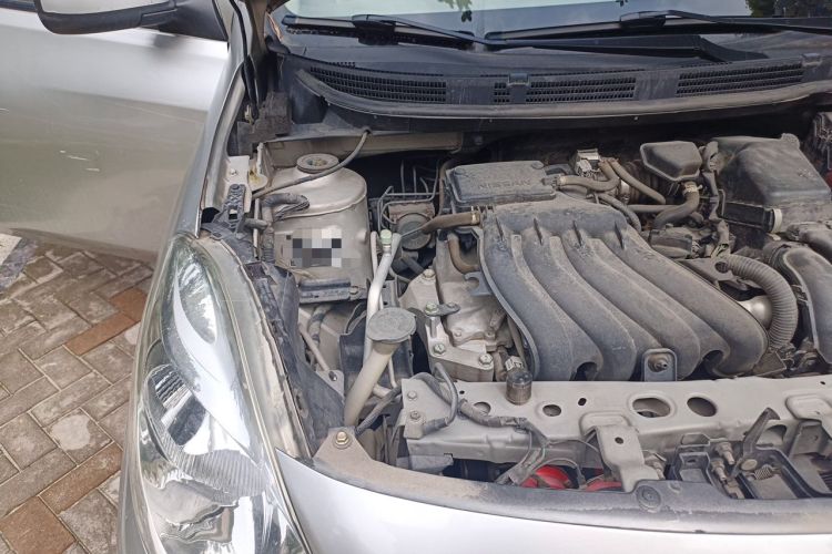 Used Nissan Sunny 2011 1.5XE Manual Comfort Edition Engine Bay Right