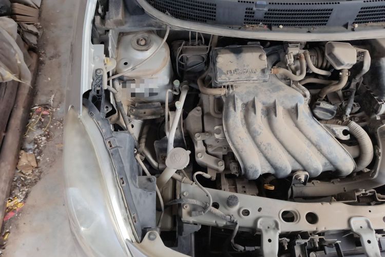 Used Nissan Sunny 2011 1.5XE Manual Comfort Edition Engine Bay Right