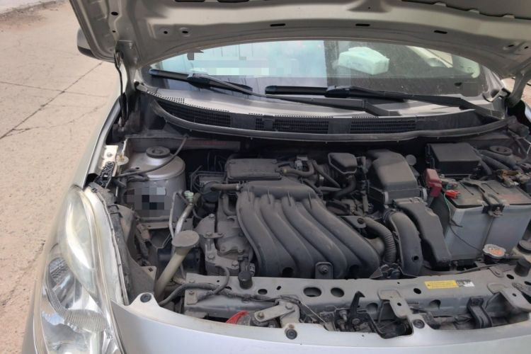Used Nissan Sunny 2011 1.5XE Manual Comfort Edition Engine Bay Right