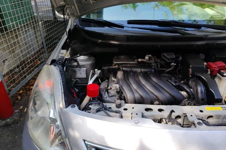 Used Nissan Sunny 2011 1.5XE CVT Comfort Edition Engine Bay Right