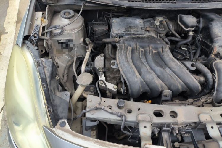 Used Nissan Sunny 2011 1.5XE Manual Comfort Edition Engine Bay Right