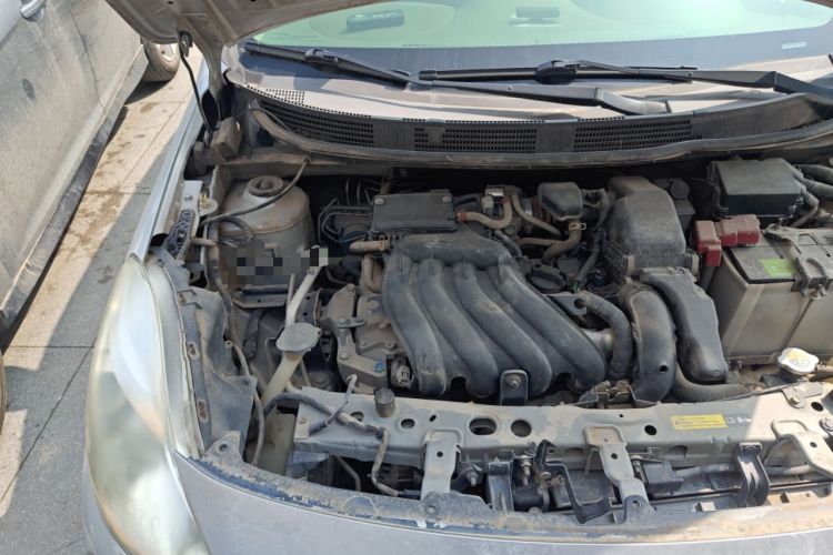 Used Nissan Sunny 2011 1.5XE Manual Comfort Edition Engine Bay Right