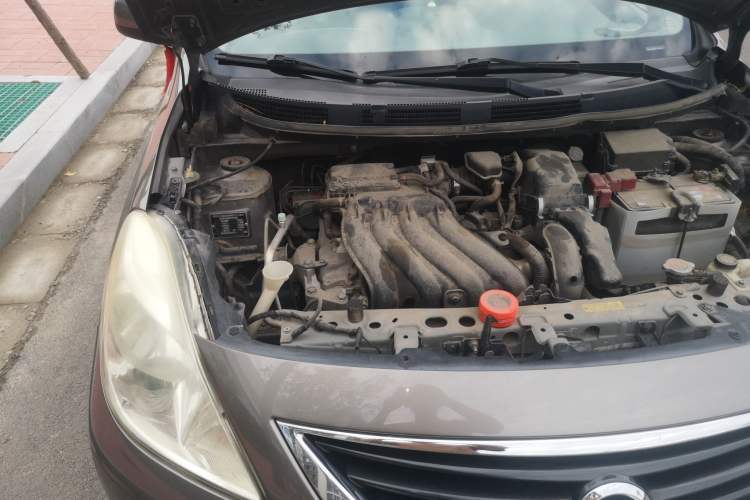 Used Nissan Sunny 2011 1.5XE Manual Comfort Edition Engine Bay Right