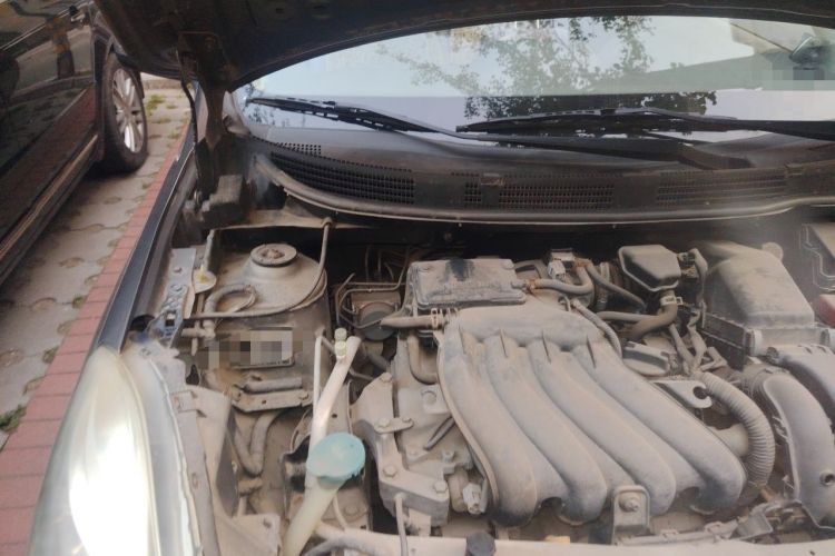 Used Nissan Sunny 2011 1.5XE Manual Comfort Edition Engine Bay Right