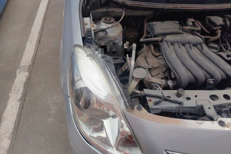 Used Nissan Sunny 2011 1.5XE Manual Comfort Edition Engine Bay Right