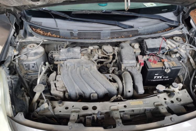 Used Nissan Sunny 2011 1.5XE Manual Comfort Edition Engine Bay Right