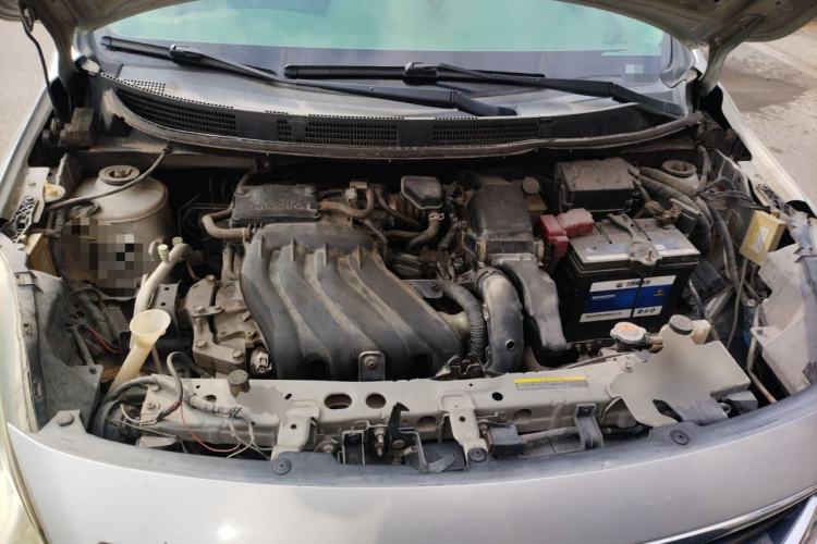 Used Nissan Sunny 2011 1.5XE Manual Comfort Edition Engine Bay