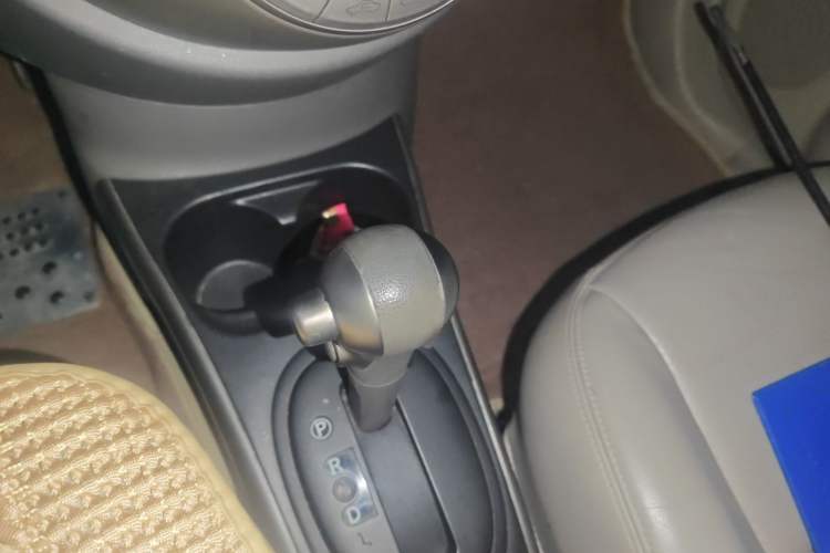 Used Nissan Sunny 2011 1.5XV CVT Deluxe Edition Gear Lever